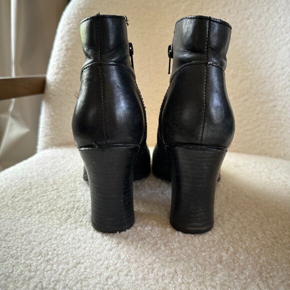 BORN black high-back flared heel ankle boots | 8.5-9 | leather 3" heel - Picture 8 of 13